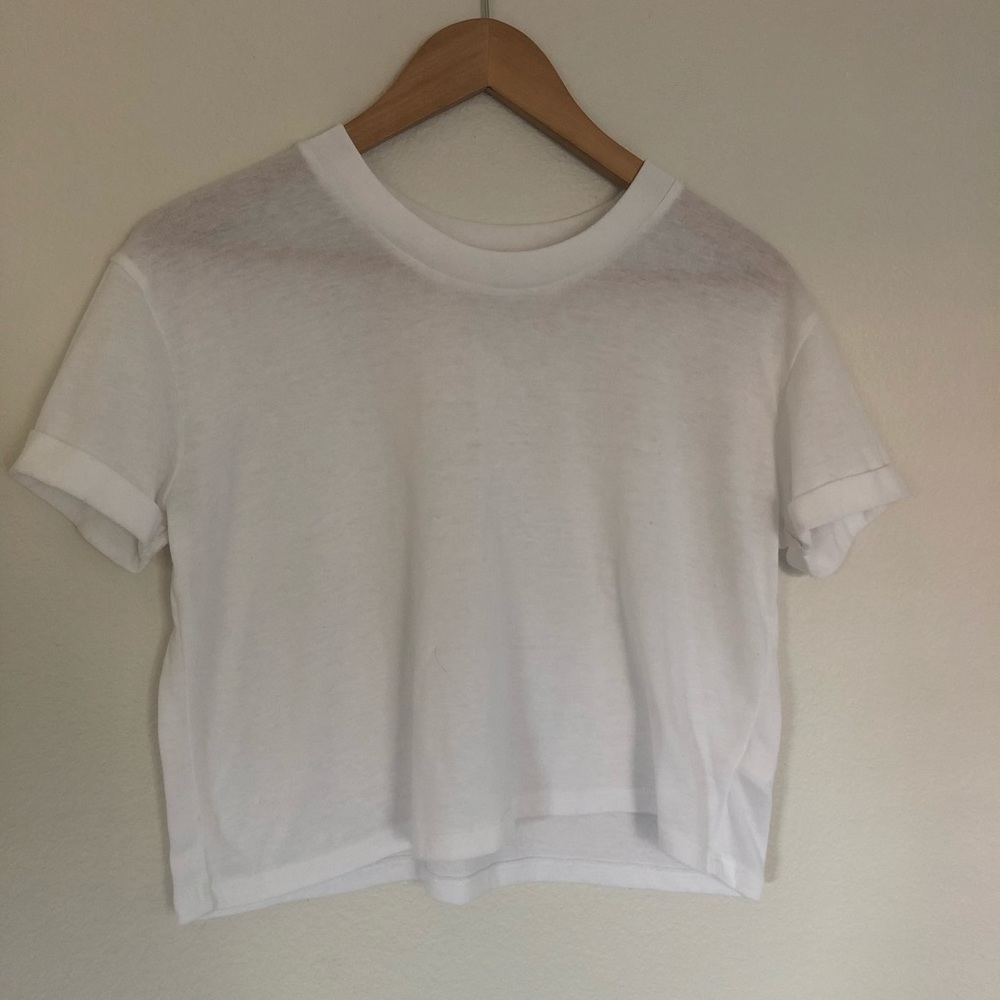 💋3 = $12 Alternative Boxed White Crop T-shirt